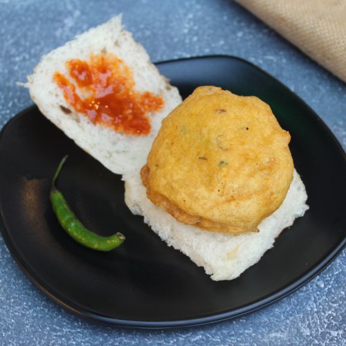 Schezwan Vada Pav